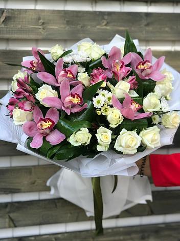 Букет цветов из: Розы и Хризантемы в Арсеньево