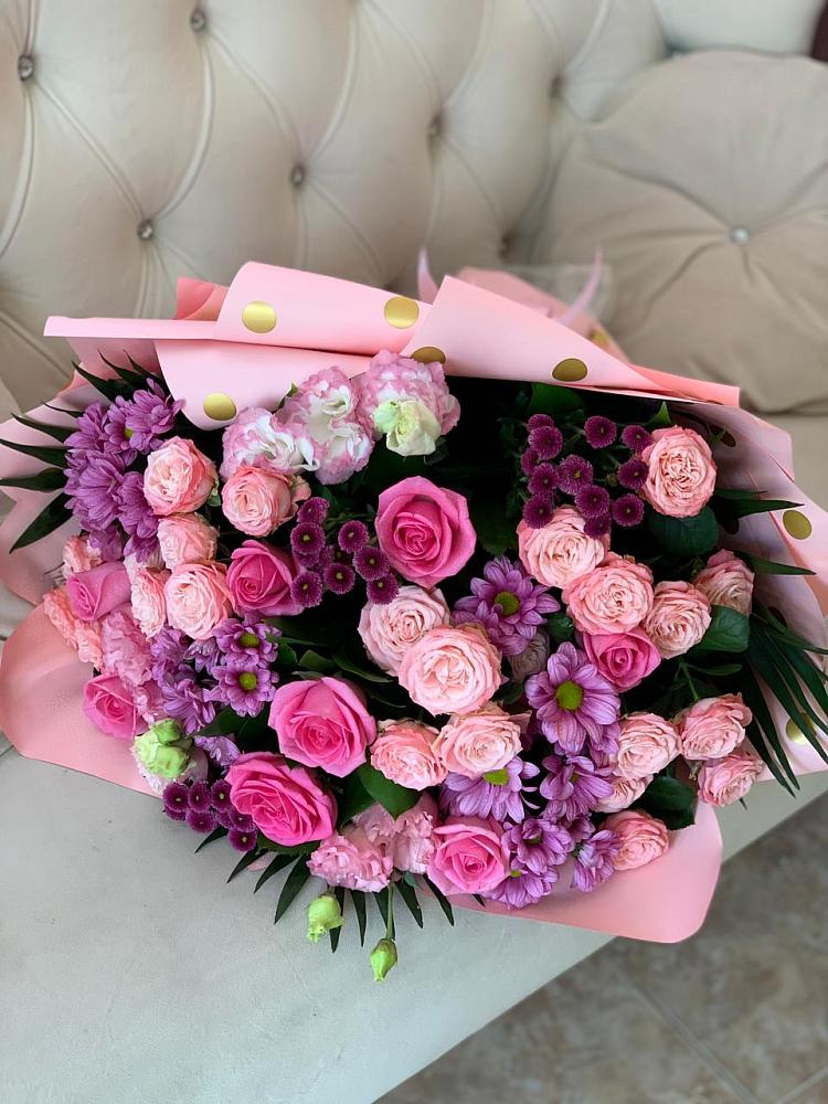 Букет цветов из: Хризантемы, Розы и Лизиантусы в Арсеньево