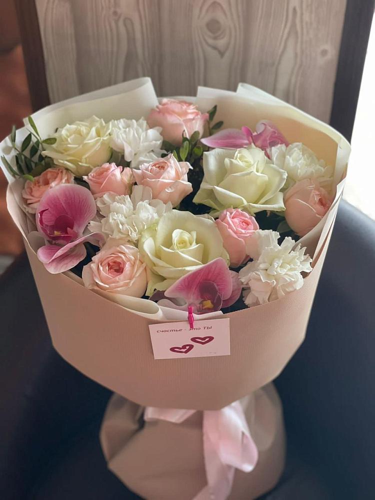 Букет цветов из: Орхидеи, Розы и Гвоздики в Арсеньево