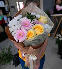 Букет цветов из:  Герберы, Розы и Хризантемы в Арсеньево