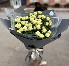 Букет Белые кустовые розы Солинеро в Арсеньево