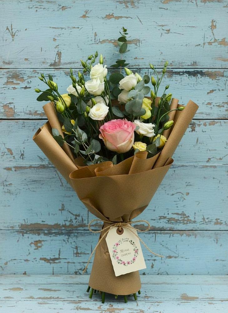 Букет цветов из: Розы и Лизиантусы в Арсеньево