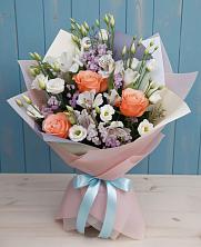 Букет цветов из:  Лизиантусы, Розы, Альстромерии и Гипсофила в Арсеньево