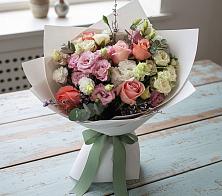 Букет цветов из:  Розы, Лизиантусы и Гвоздики #REPLACE_PRED# Арсеньево