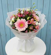 Букет цветов из:  Герберы, Альстромерии и Лизиантусы в Арсеньево