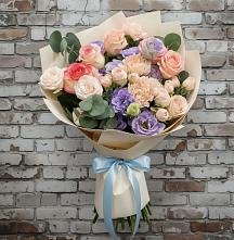 Букет цветов из:  Розы, Лизиантусы и Гвоздики #REPLACE_PRED# Арсеньево