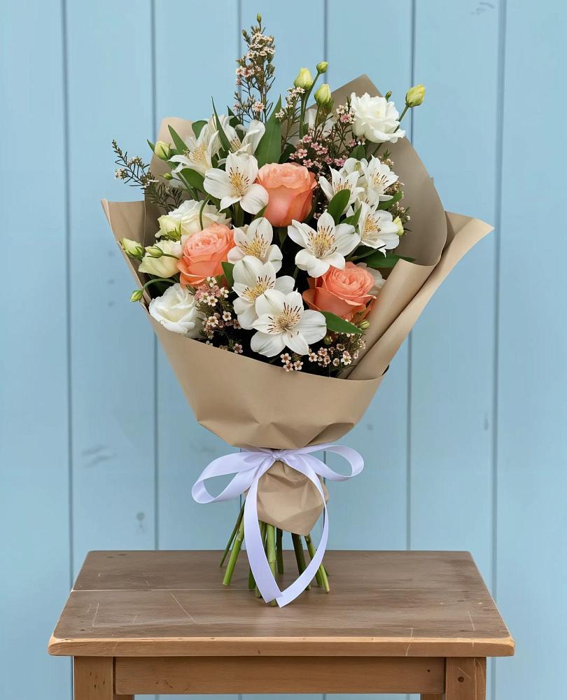 Букет цветов из: Альстромерии, Лизиантусы, Розы и Хризантемы в Арсеньево