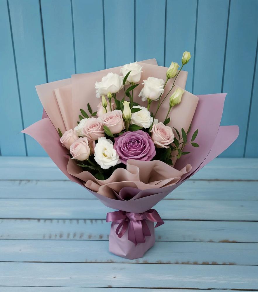 Букет цветов из: Розы и Лизиантусы в Арсеньево